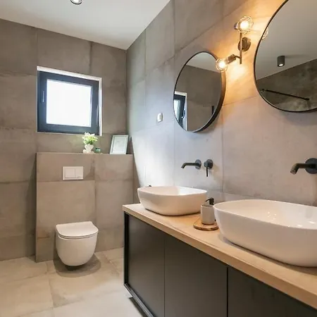 Hill Grubine - New - With Pool Kamenmost