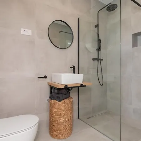 Villa Hill Grubine - New - With Pool Kamenmost