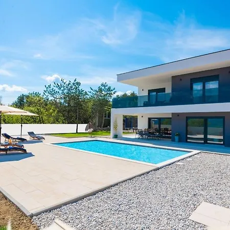 Hill Grubine - New - With Pool Kamenmost