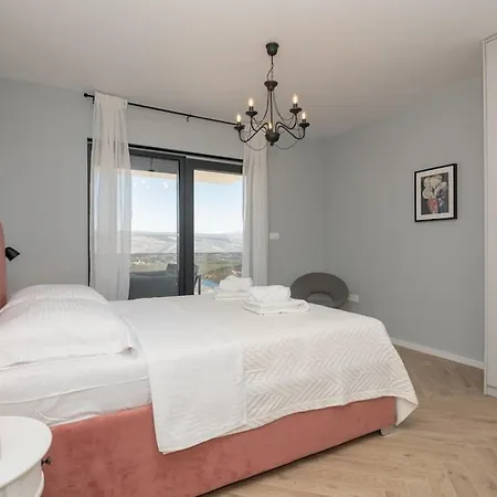 Hill Grubine - New - With Pool Kamenmost